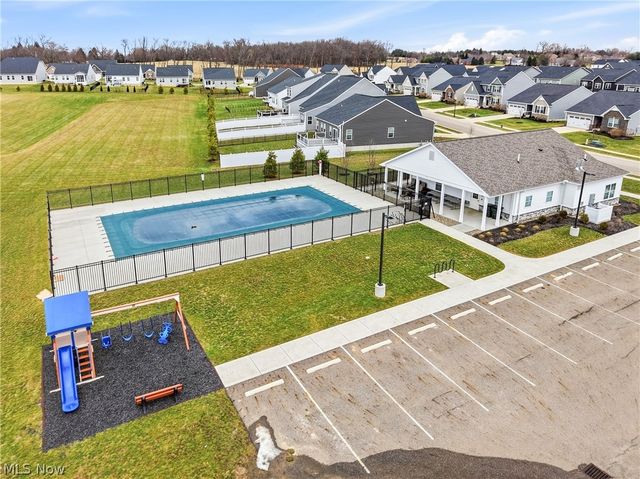 1404 Southbrook Circle NE, Canton, OH 44721