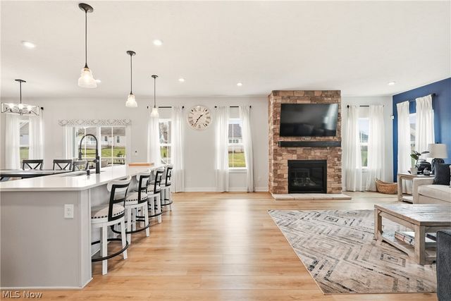 1404 Southbrook Circle NE, Canton, OH 44721