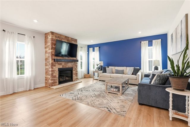 1404 Southbrook Circle NE, Canton, OH 44721