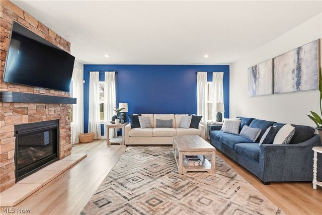 1404 Southbrook Circle NE, Canton, OH 44721