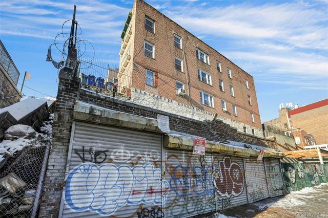 365 E 197th, Bronx, NY 10458