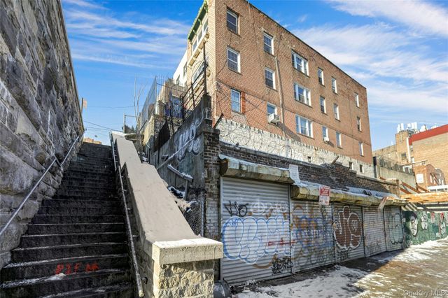 365 E 197th, Bronx, NY 10458