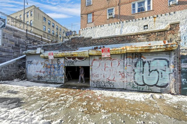 365 E 197th, Bronx, NY 10458