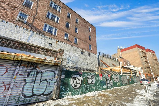 365 E 197th, Bronx, NY 10458