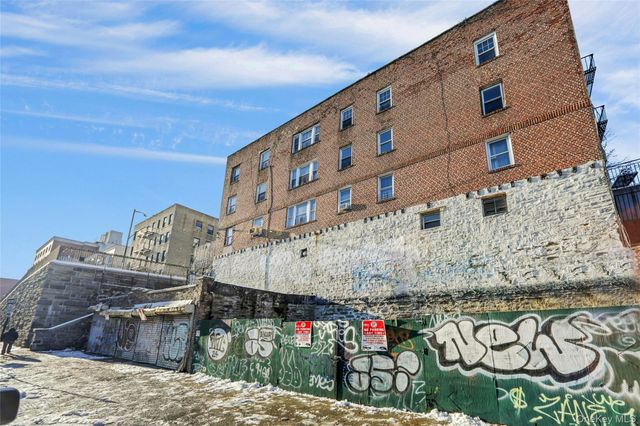 365 E 197th, Bronx, NY 10458