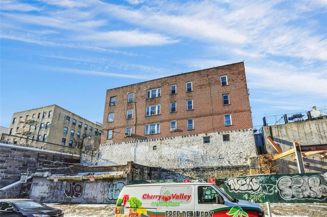 365 E 197th, Bronx, NY 10458