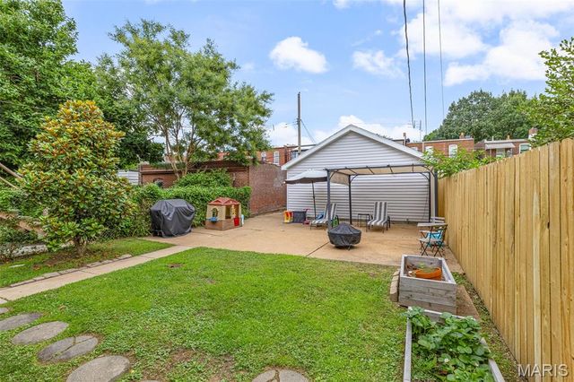 3417 Humphrey Street, St Louis, MO 63118