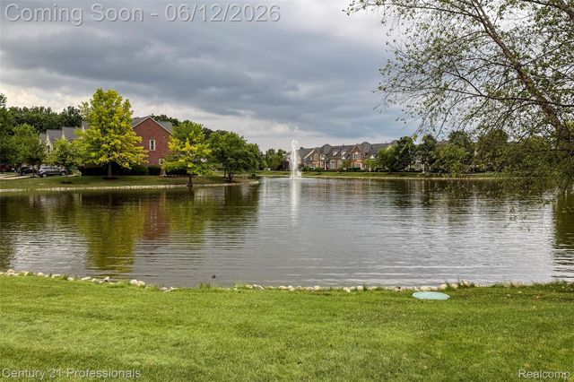 28323 Oakmonte Circle, Lyon Charter Township, MI 48165