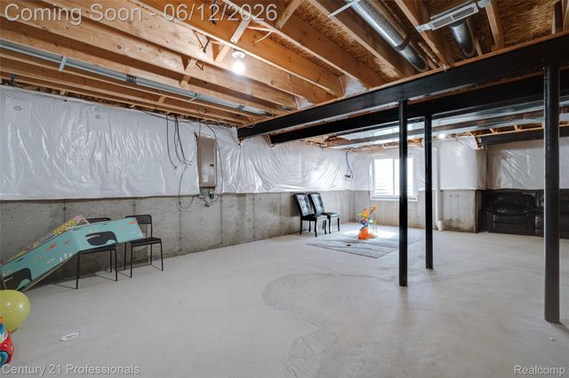 28323 Oakmonte Circle, Lyon Charter Township, MI 48165