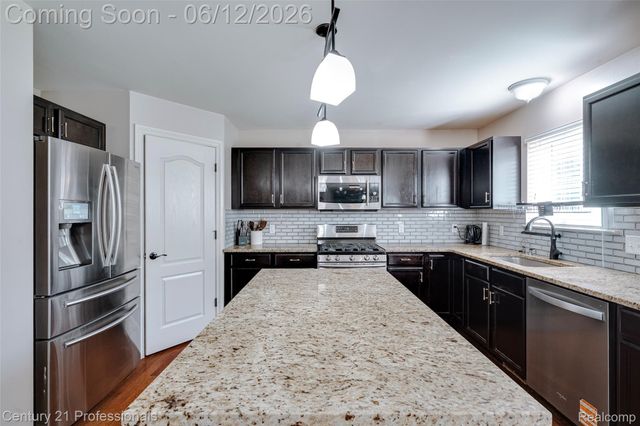 28323 Oakmonte Circle, Lyon Charter Township, MI 48165