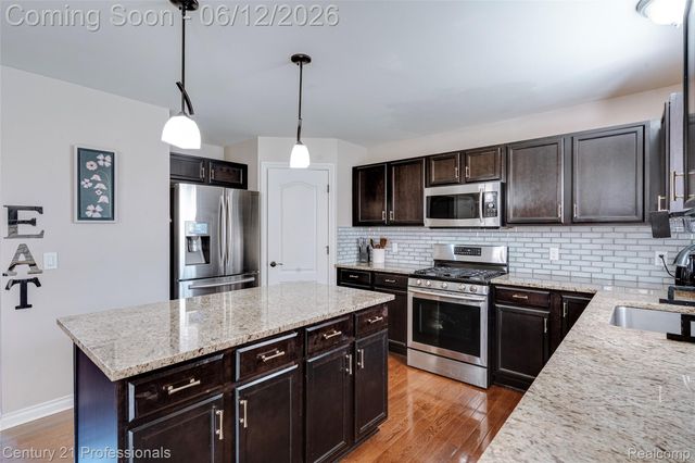 28323 Oakmonte Circle, Lyon Charter Township, MI 48165