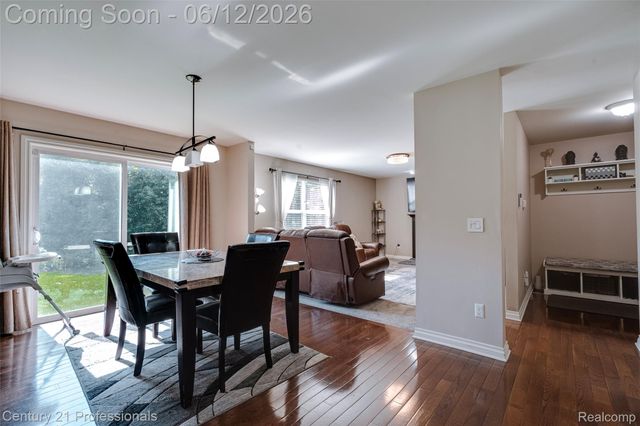 28323 Oakmonte Circle, Lyon Charter Township, MI 48165