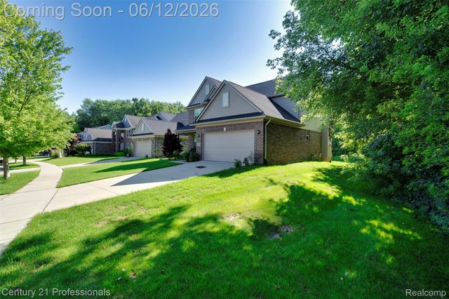 28323 Oakmonte Circle, Lyon Charter Township, MI 48165