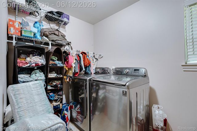 28323 Oakmonte Circle, Lyon Charter Township, MI 48165