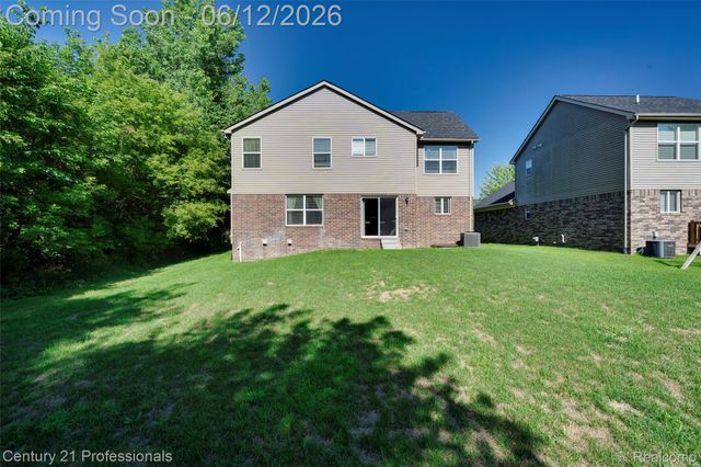 28323 Oakmonte Circle, Lyon Charter Township, MI 48165
