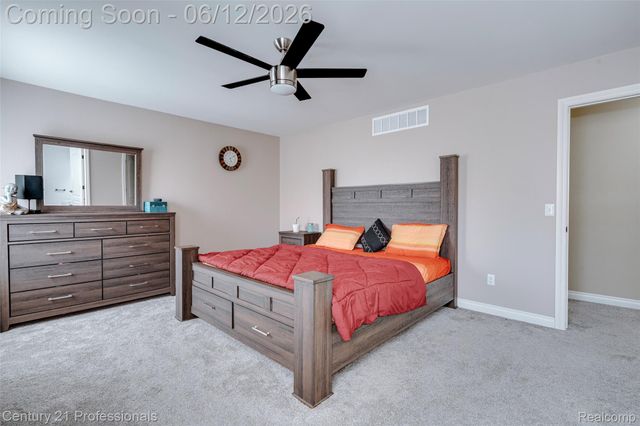 28323 Oakmonte Circle, Lyon Charter Township, MI 48165