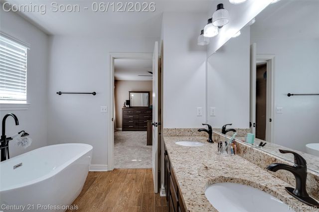 28323 Oakmonte Circle, Lyon Charter Township, MI 48165