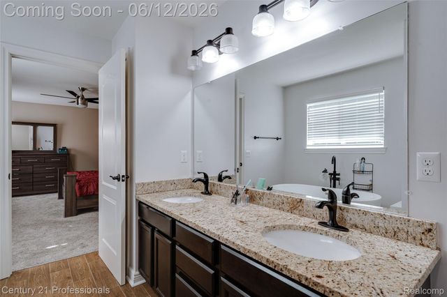 28323 Oakmonte Circle, Lyon Charter Township, MI 48165