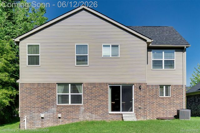 28323 Oakmonte Circle, Lyon Charter Township, MI 48165