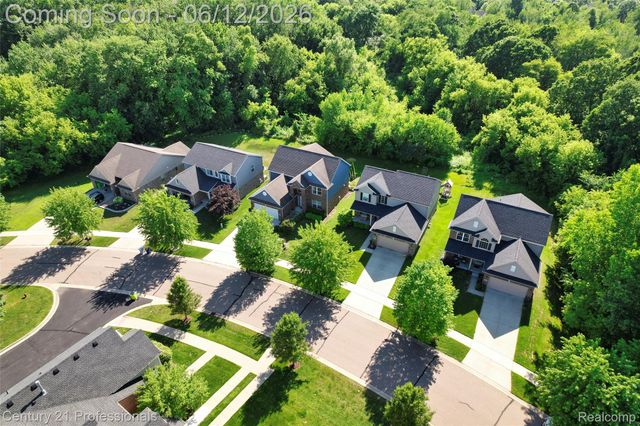 28323 Oakmonte Circle, Lyon Charter Township, MI 48165