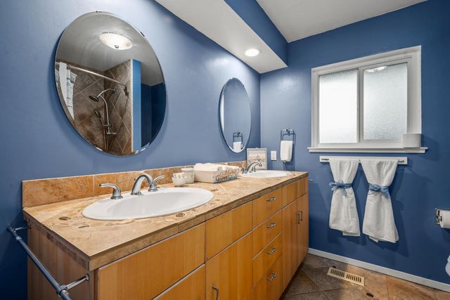 4393 Virgusell Cir, Carmichael, CA 95608