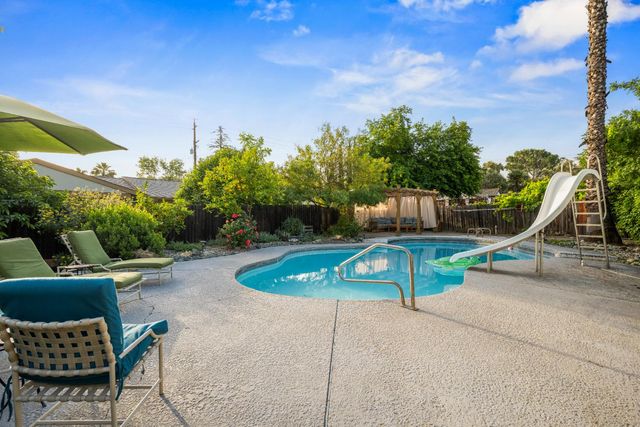 4393 Virgusell Cir, Carmichael, CA 95608