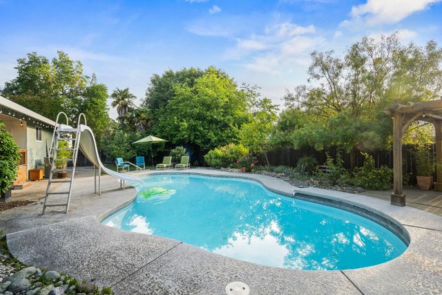 4393 Virgusell Cir, Carmichael, CA 95608