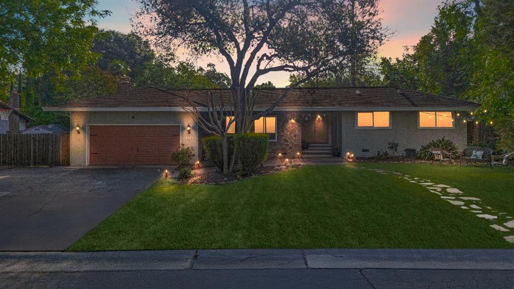 4393 Virgusell Cir, Carmichael, CA 95608