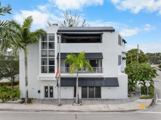 2500 NW Wilton Dr, Wilton Manors, FL 33305