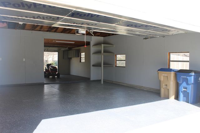 524 W 1st St, Valley Center, KS 67147