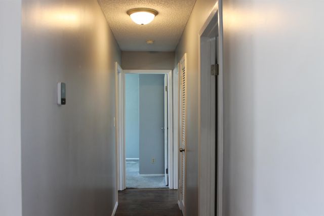 524 W 1st St, Valley Center, KS 67147