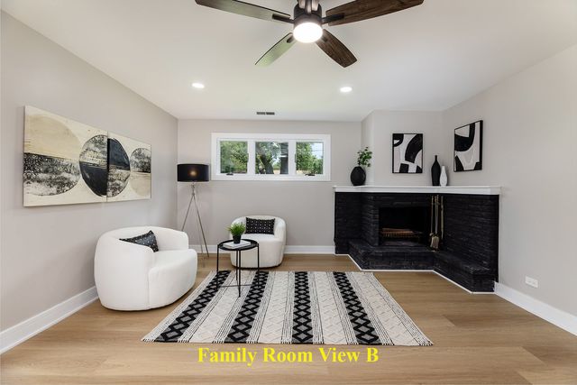 20 Maricopa Lane, Hoffman Estates, IL 60169
