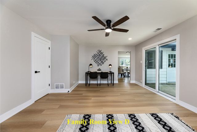 20 Maricopa Lane, Hoffman Estates, IL 60169