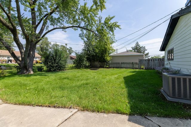 20 Maricopa Lane, Hoffman Estates, IL 60169