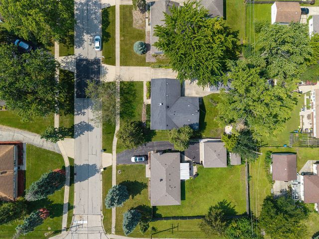 20 Maricopa Lane, Hoffman Estates, IL 60169