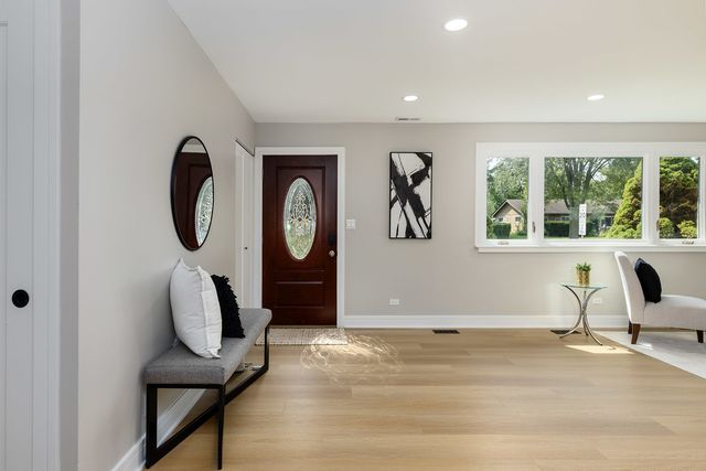 20 Maricopa Lane, Hoffman Estates, IL 60169