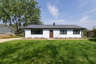 20 Maricopa Lane, Hoffman Estates, IL 60169