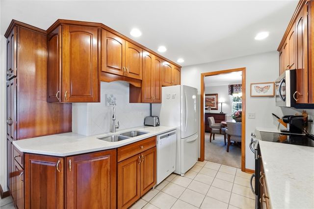1475 Taitwood Road, Centerville, OH 45459