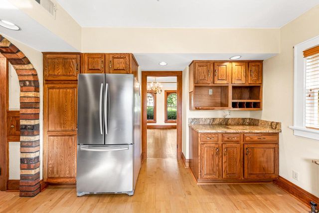 2263 Ludington AVENUE, Wauwatosa, WI 53226