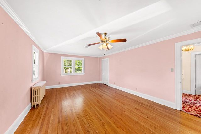2263 Ludington AVENUE, Wauwatosa, WI 53226