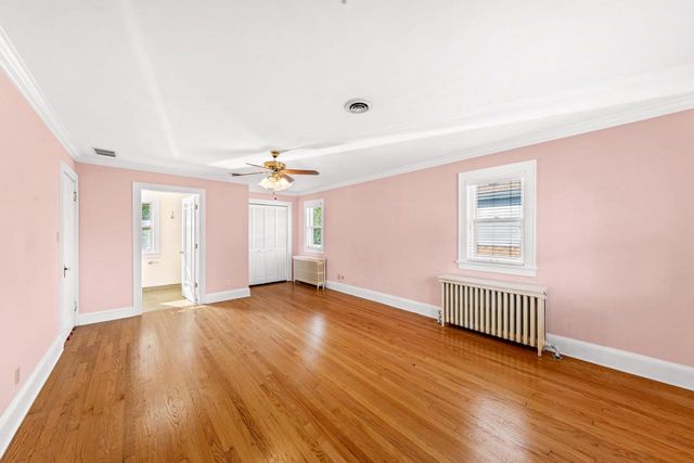 2263 Ludington AVENUE, Wauwatosa, WI 53226