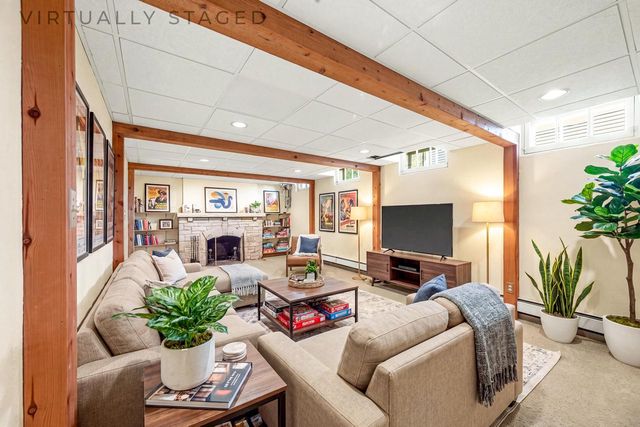 2263 Ludington AVENUE, Wauwatosa, WI 53226