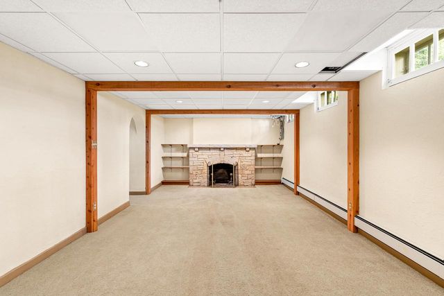 2263 Ludington AVENUE, Wauwatosa, WI 53226
