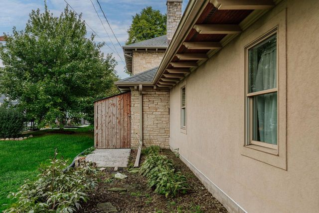 2263 Ludington AVENUE, Wauwatosa, WI 53226