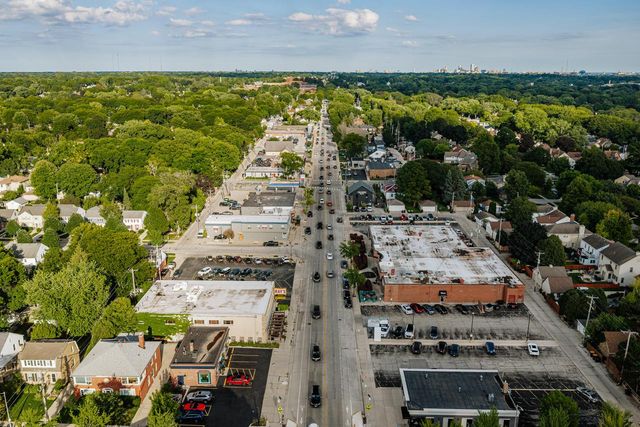 2263 Ludington AVENUE, Wauwatosa, WI 53226