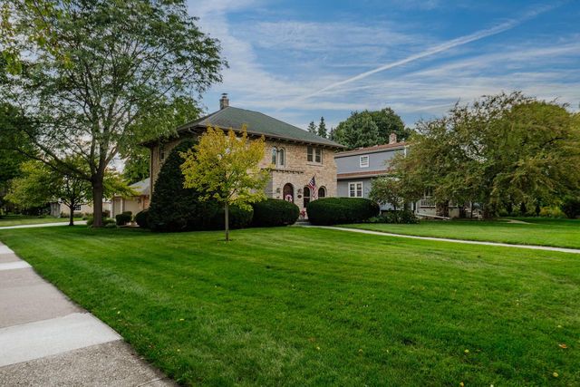 2263 Ludington AVENUE, Wauwatosa, WI 53226