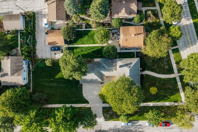 2263 Ludington AVENUE, Wauwatosa, WI 53226