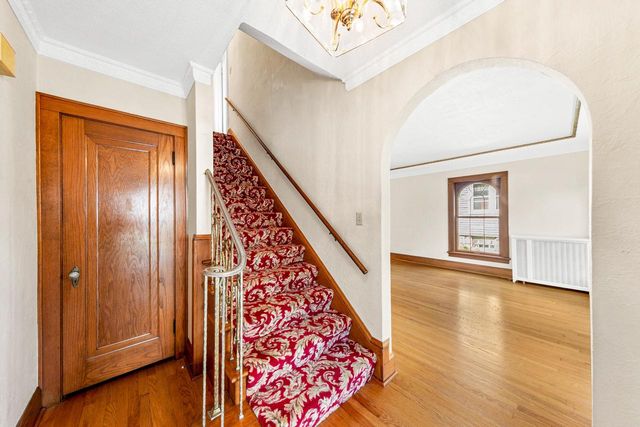 2263 Ludington AVENUE, Wauwatosa, WI 53226