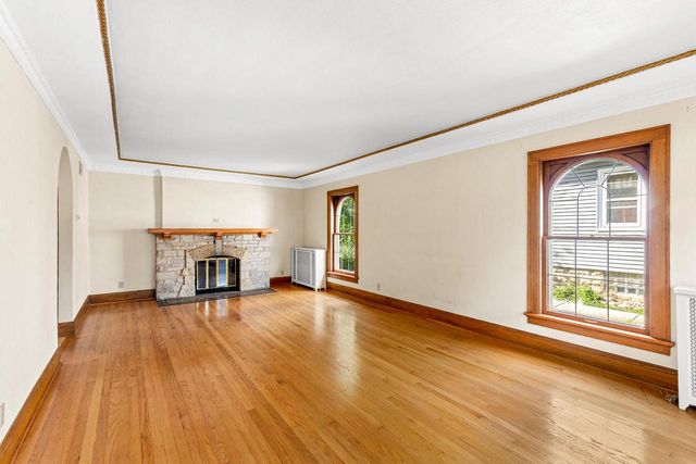 2263 Ludington AVENUE, Wauwatosa, WI 53226