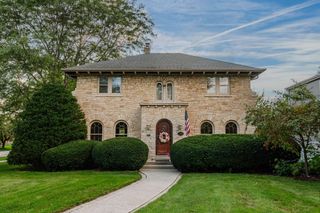 2263 Ludington AVENUE, Wauwatosa, WI 53226